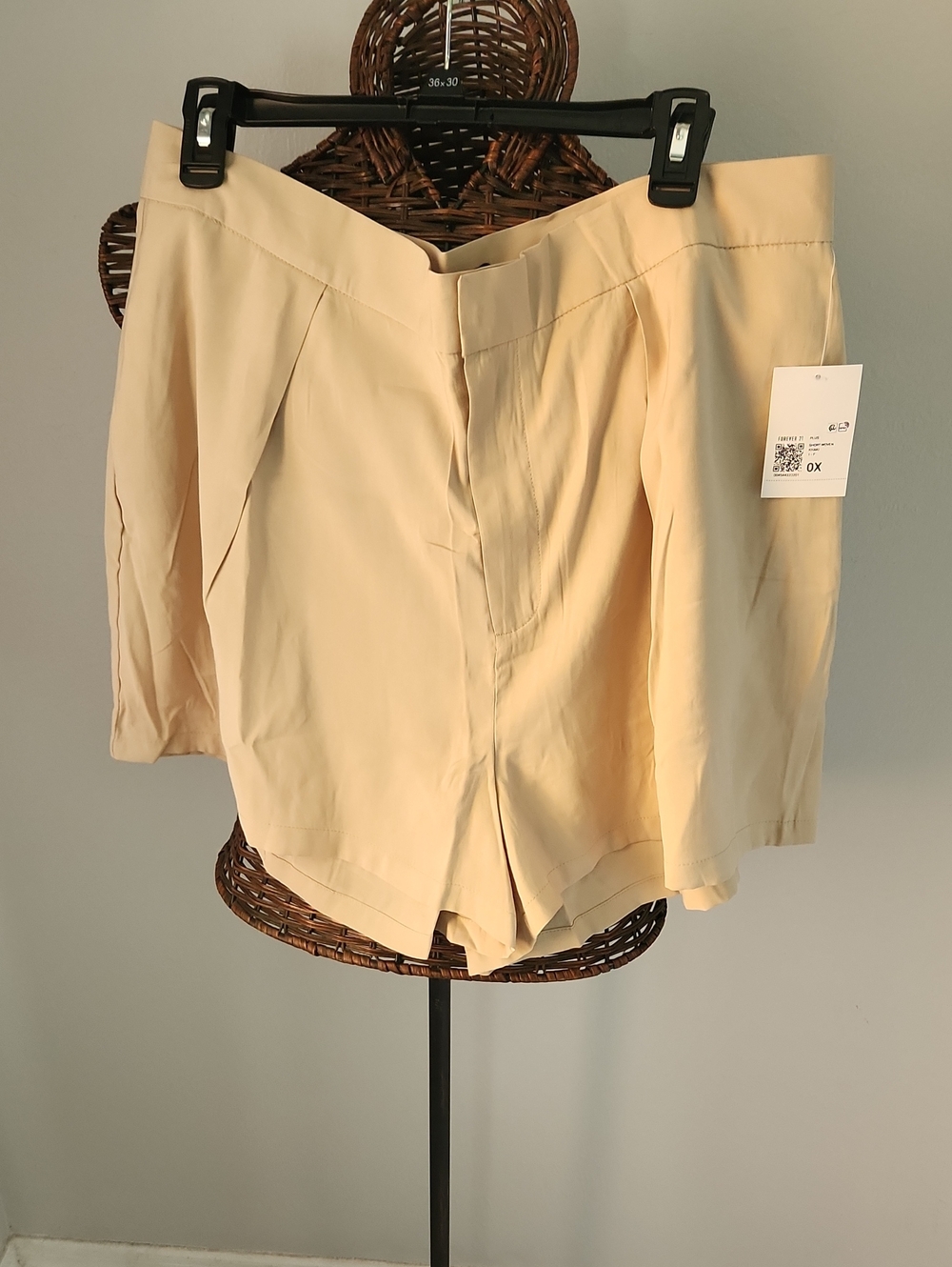 Forever 21 PLUS SIZED KHAKI SHORTS